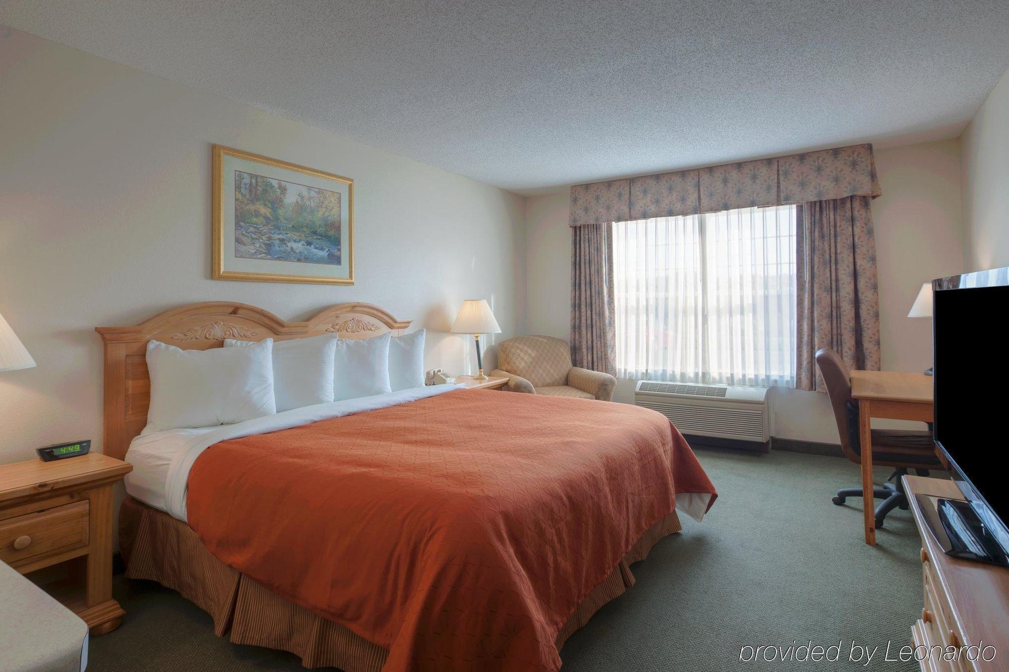 Country Inn & Suites By Radisson, Decorah, Ia Exterior photo