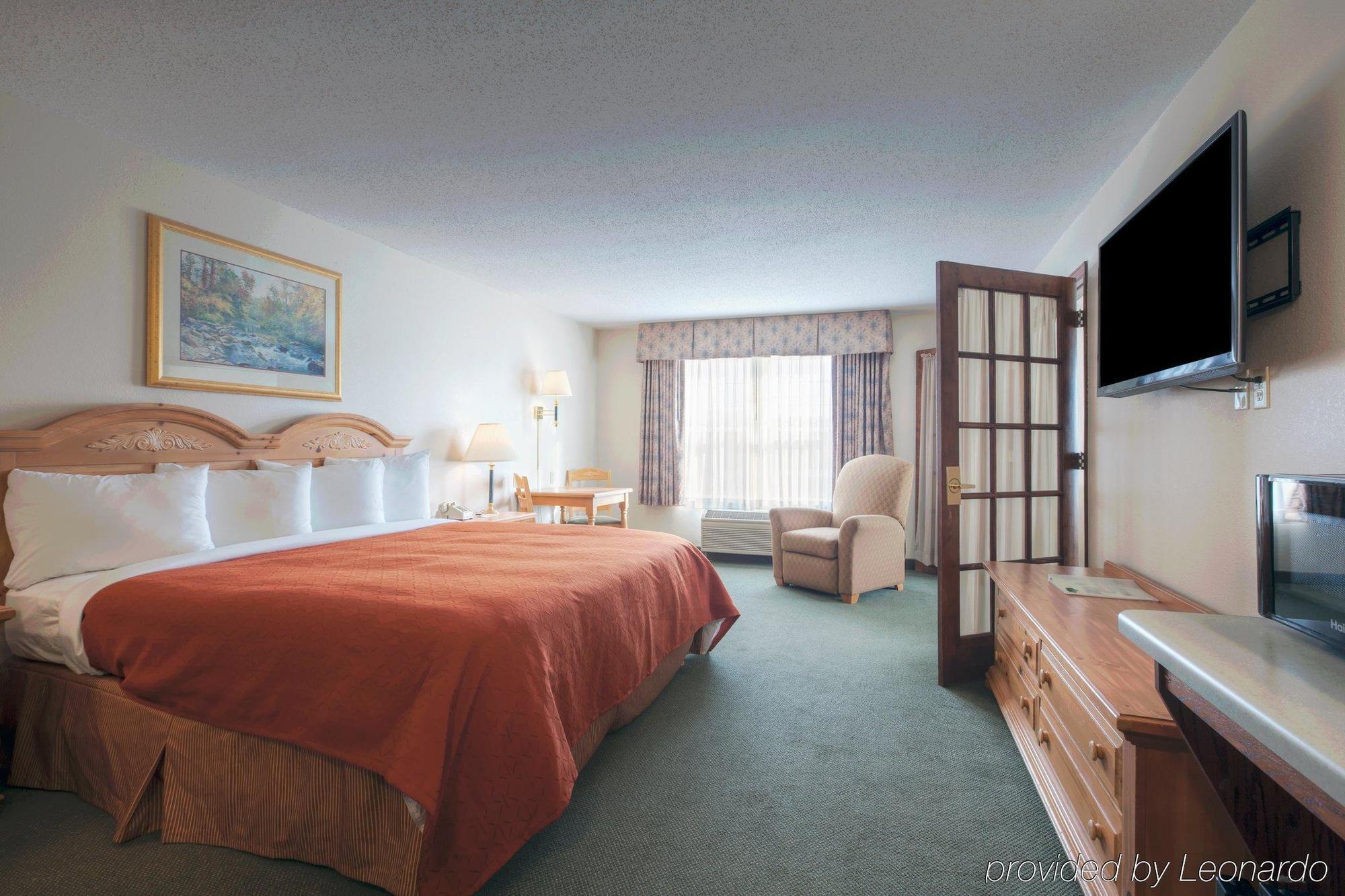 Country Inn & Suites By Radisson, Decorah, Ia Exterior photo