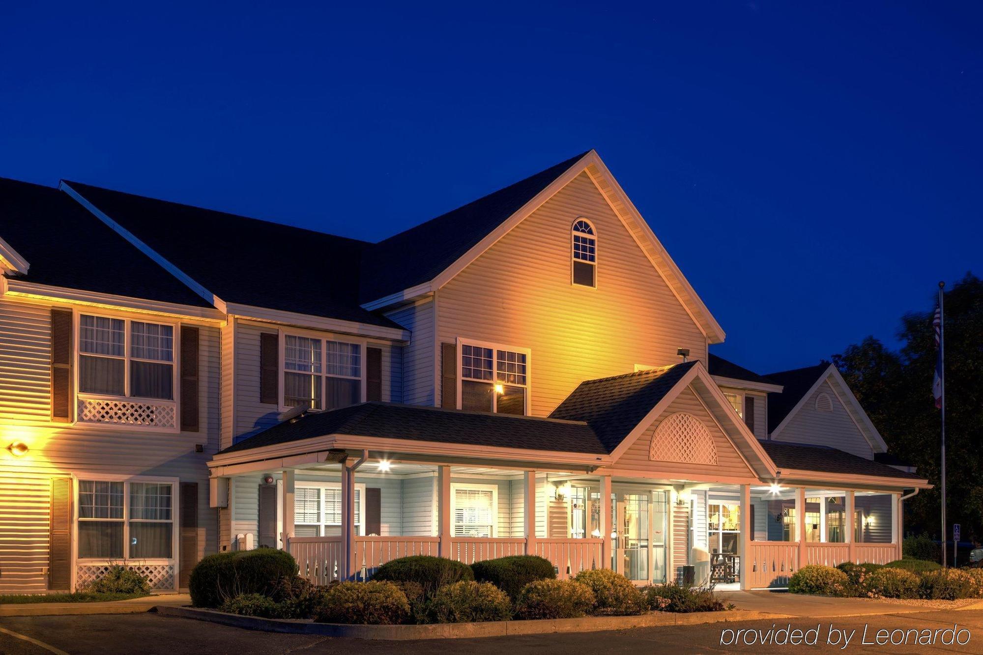 Country Inn & Suites By Radisson, Decorah, Ia Exterior photo